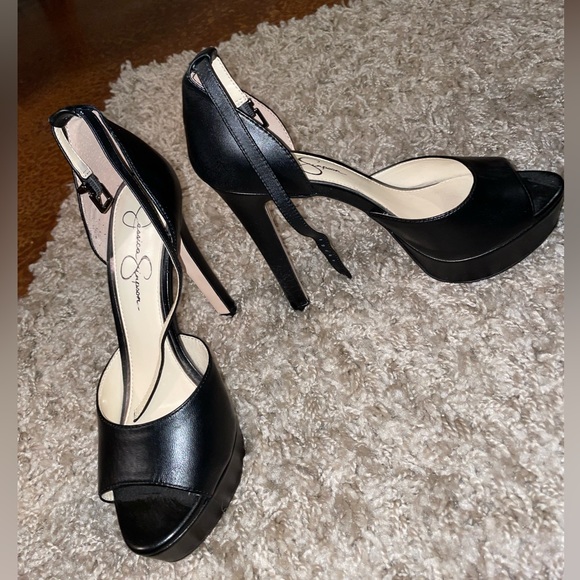 Jessica Simpson platform heels - Picture 1 of 2